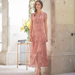 Lovely Sundance peachy-pink midi dress with coral lace design. Sz 4/6